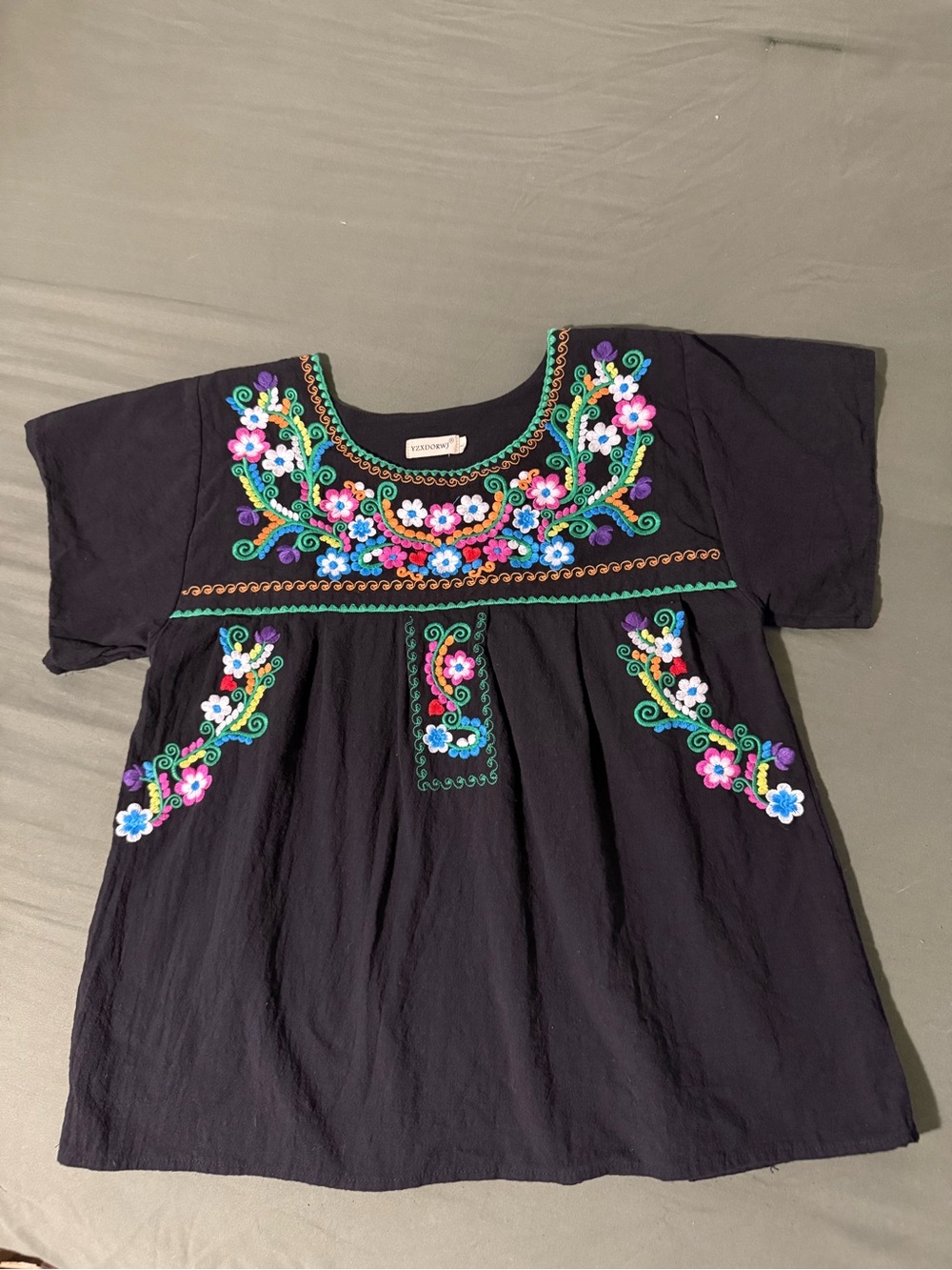 Mexican Inspired Floral Embroidered Blouse L